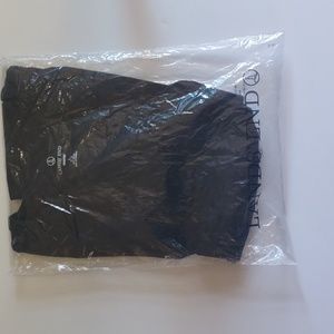 Lands End women's black Long Sleeve shaped v-neck shirt. Size LARGE